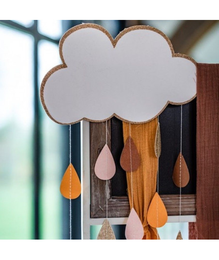 Suspension nuage et gouttes d'eau