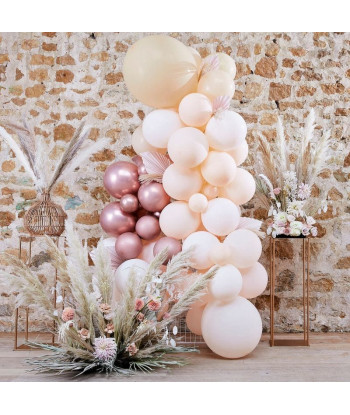Arche de ballons rose gold et nude avec pampas