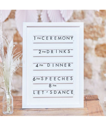 Tableau à lettres coulissantes blanches