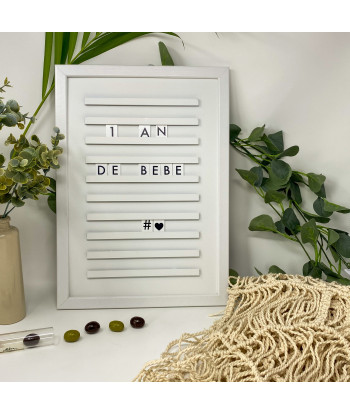 Tableau à lettres coulissantes blanches