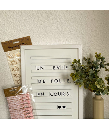 Tableau à lettres coulissantes blanches