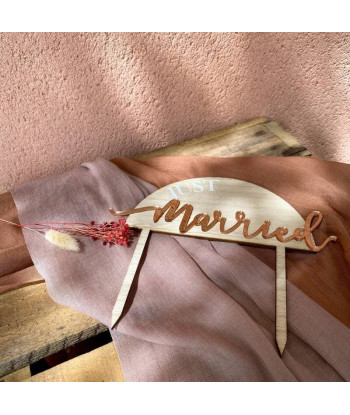 Cake topper just married