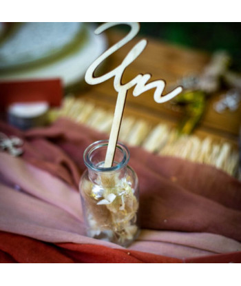 bouteille de fleurs séchées blanches