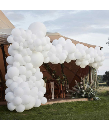 Arche de 200 ballons blancs