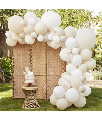 Arche de ballons nude et blanche