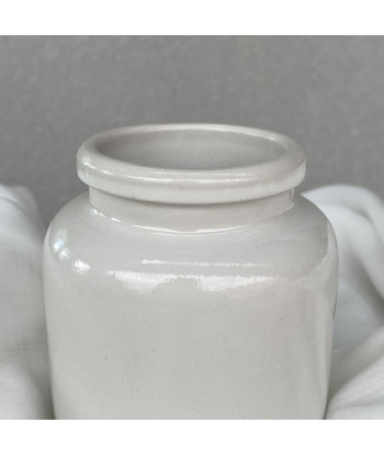 Petit vase en grès blanc