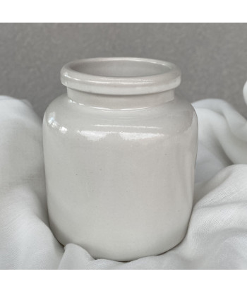 Petit vase en grès blanc