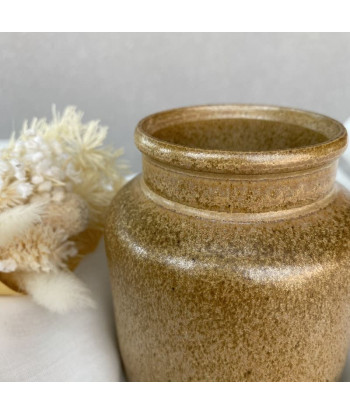 Petit vase en grès camel moucheté