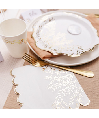 16 serviettes jetables blanches et or