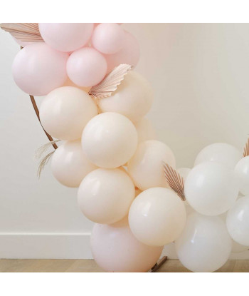 Arche de ballons rose gold et nude avec pampas