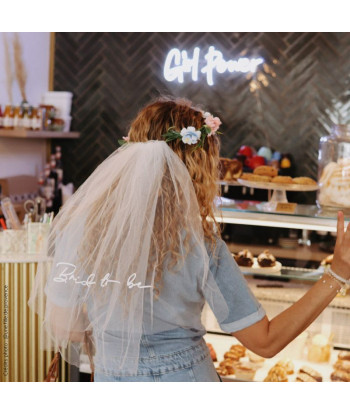 Couronne florale avec voile "bride to be"