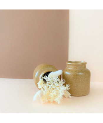 Petit vase en grès camel moucheté