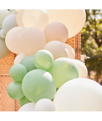 Kit arche de ballons vert sauge, nude et blanc