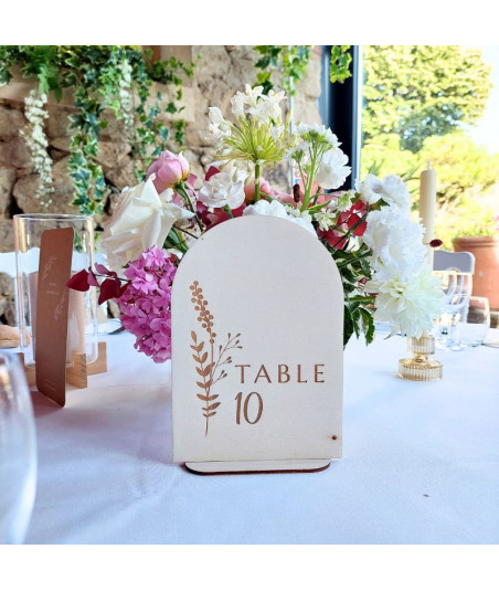 Numéro de table mariage bois - Fleurs sauvages