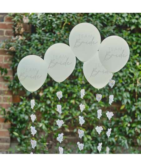 ballons EVJF "Team Bride" et 5 guirlandes fleuries x5