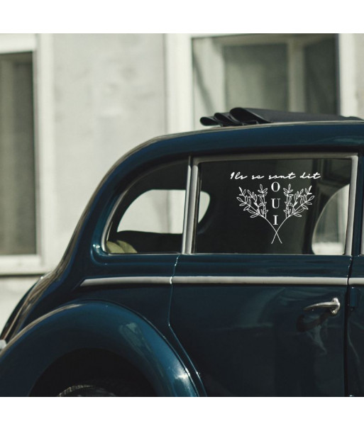 Sticker voiture mariage "ils se sont dit oui" avec fleurs