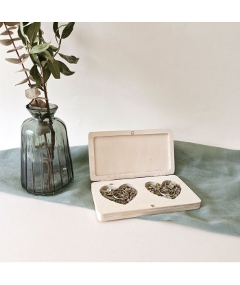 Boite à alliances personnalisable en bois gravé aux noms des mariés