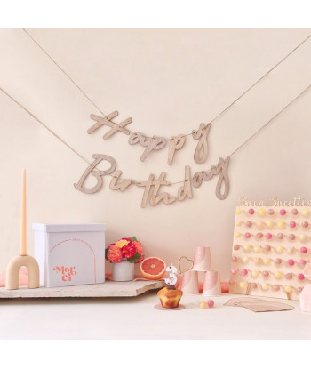 Couronne en bois "joyeux anniversaire"